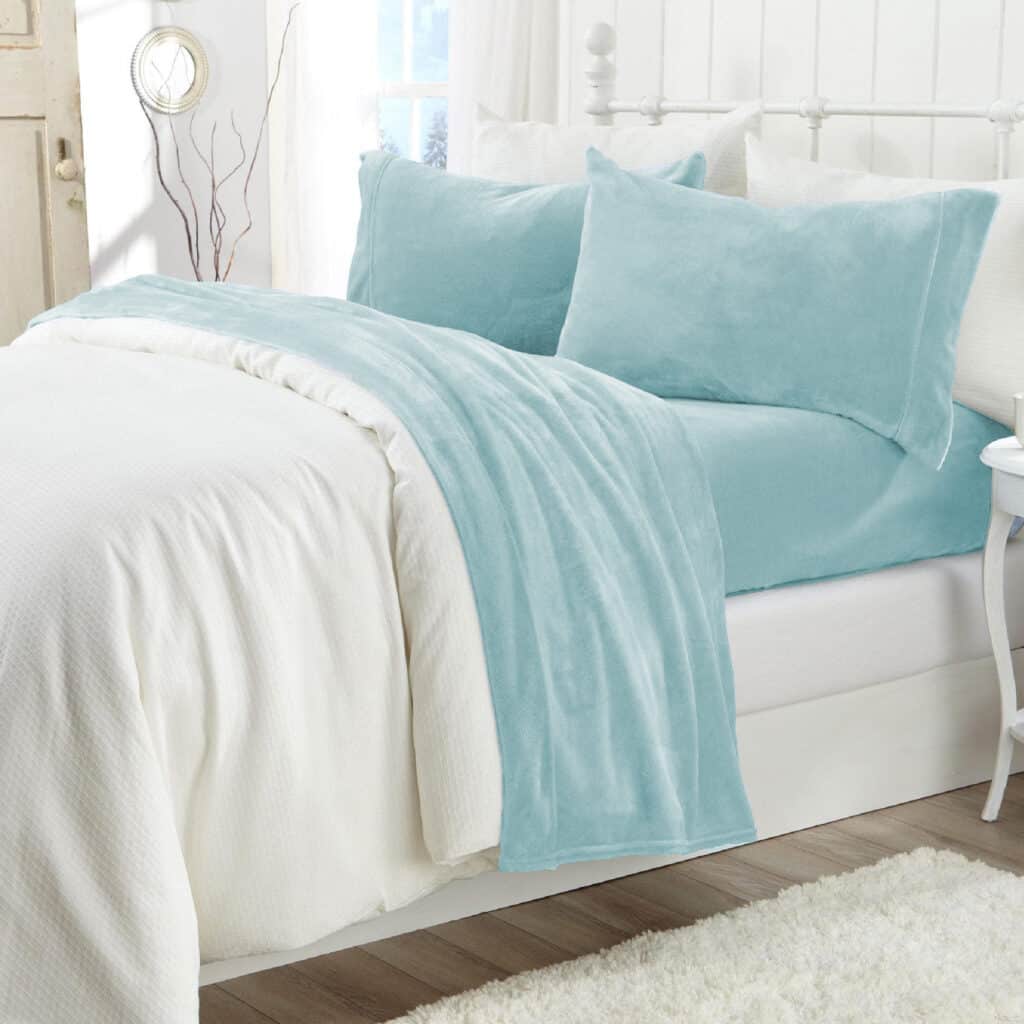 شراشف شتوية فرو ازرق