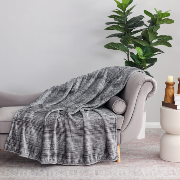Cartoon Stripe Charcoal شال فرو ناعم