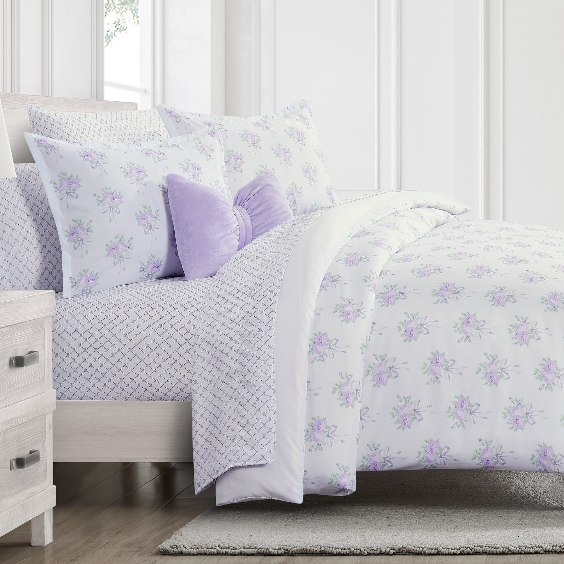 طقم مفرش سرير Roses نفر 8 قطع مفرش سرير Roses نفر 8 قطع