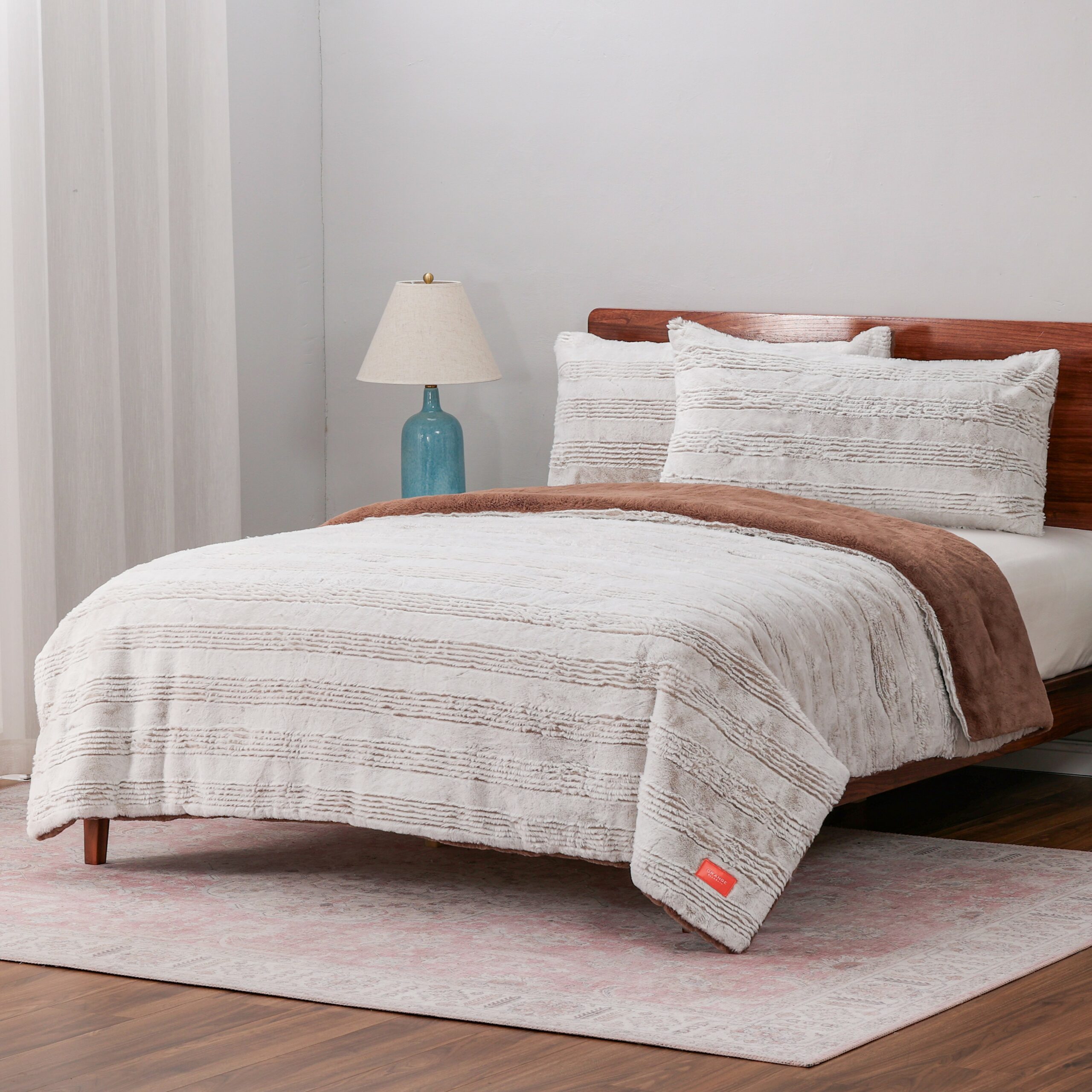 مفرش سرير شتوي فرو Winter Comfo نفرين 3 قطع مفرش سرير شتوي فرو Winter Comfo نفرين 3 قطع