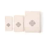 طقم مناشف حمام مطرزة من اورنج بد اند باث