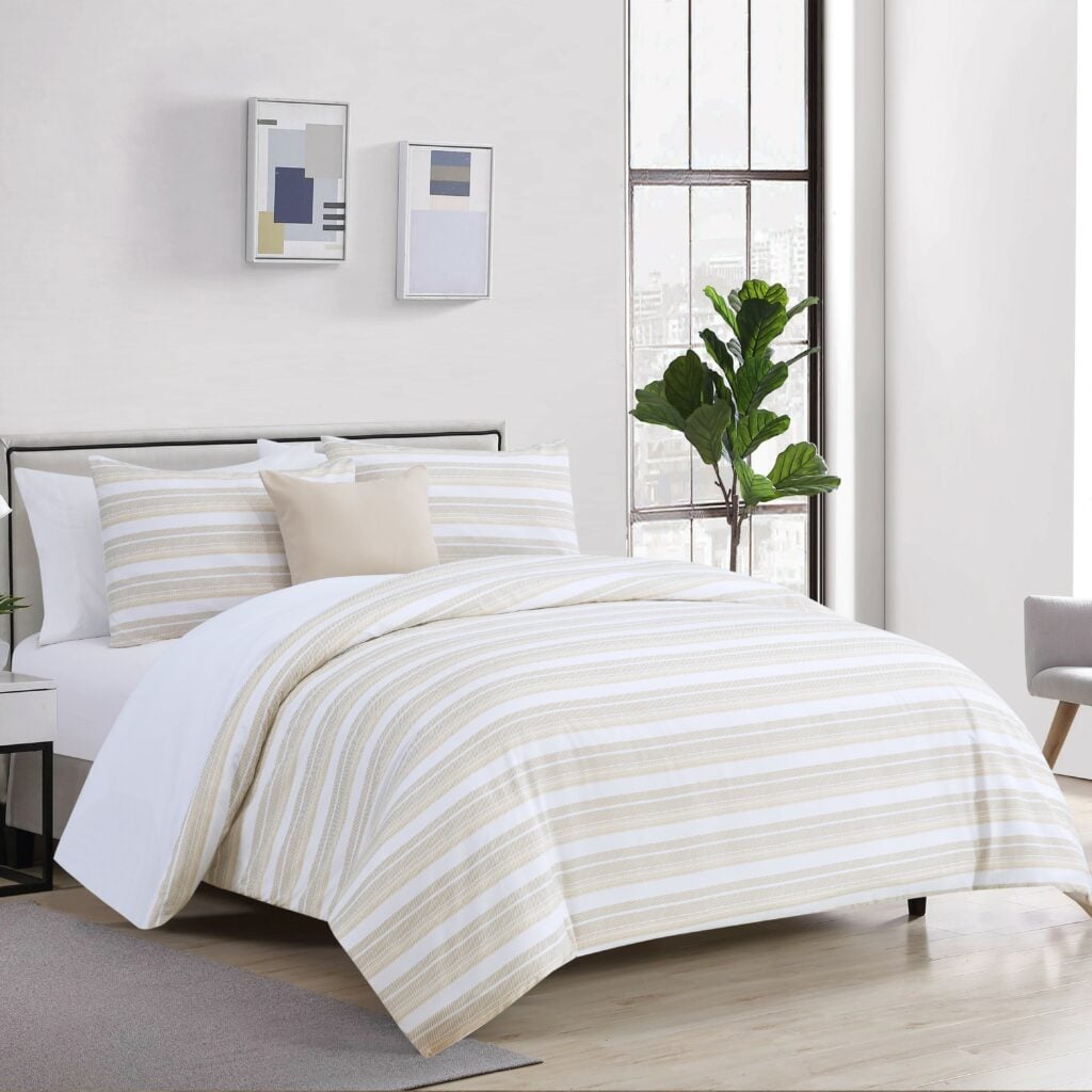 طقم مفرش سرير Stripe Beige نفرين 8 قطع