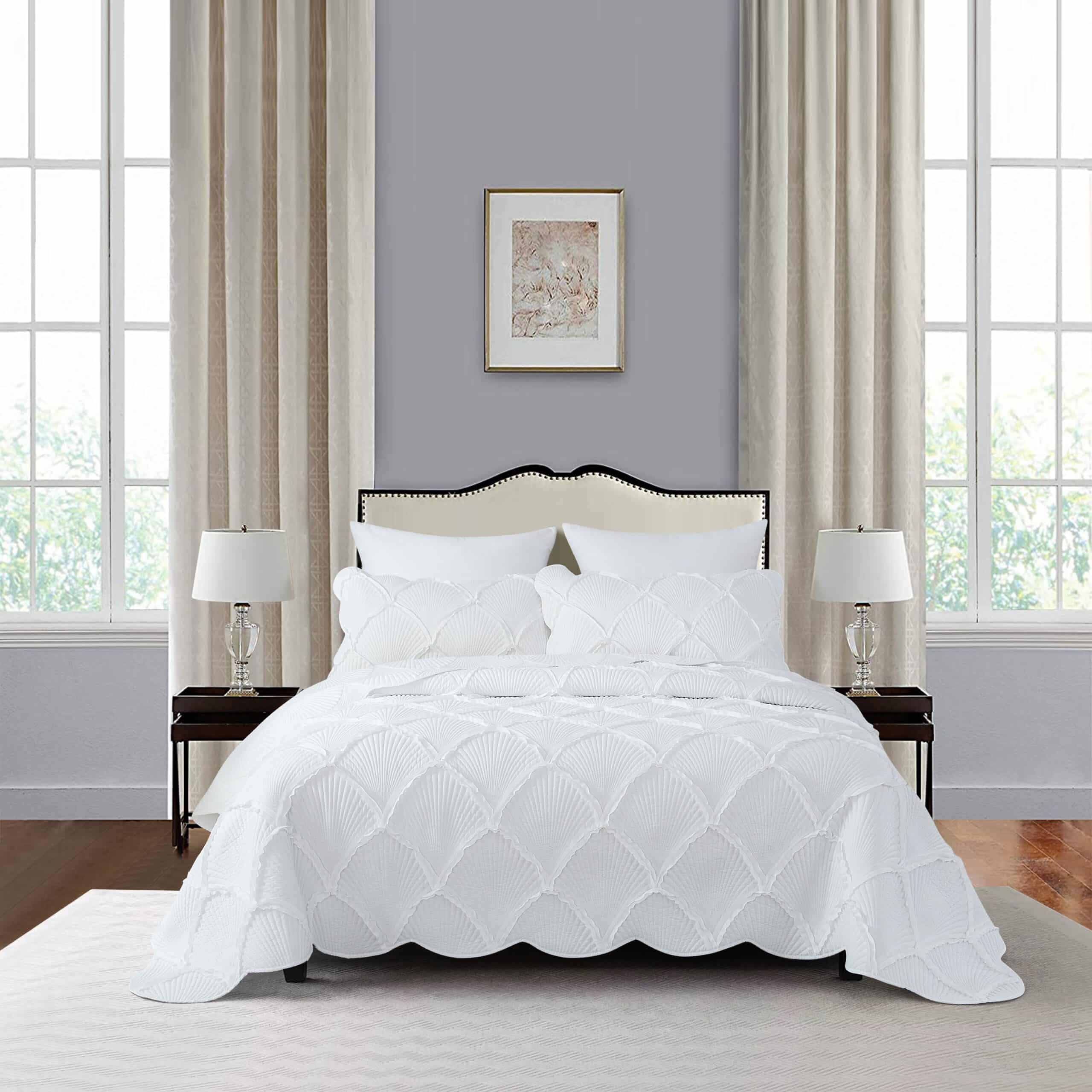 3PC SCALLOP- WHITE Scallop Embroidery | غطاء سرير مزدوج 3 قطع - الصورة 1